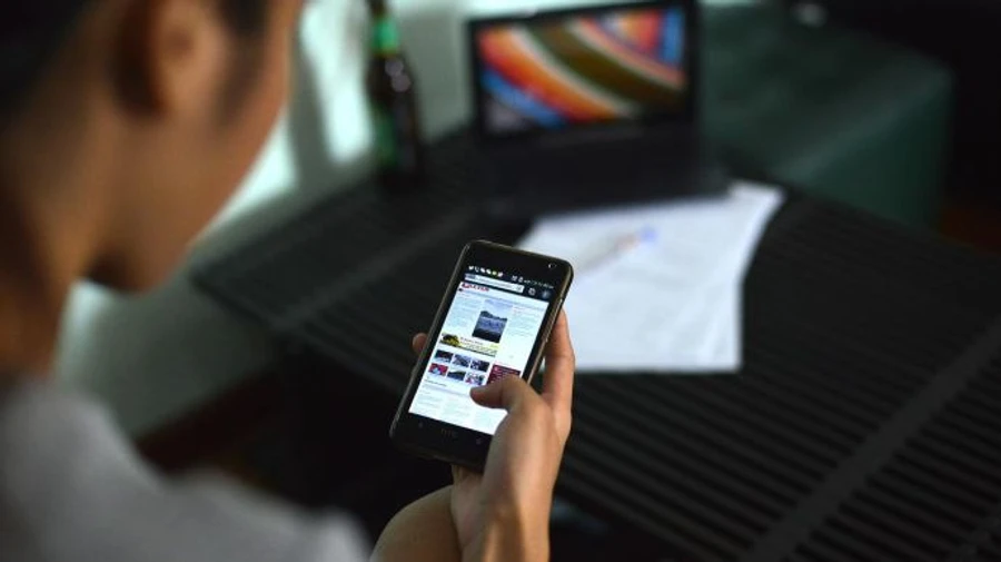 Опитування: 40% українців довіряють інформації ЗМІ, 12% – блогерів