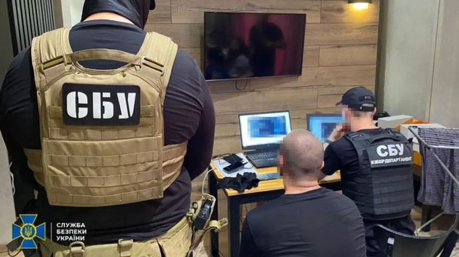 СБУ викрила у Києві дата-центр, через який атакували українські сайти