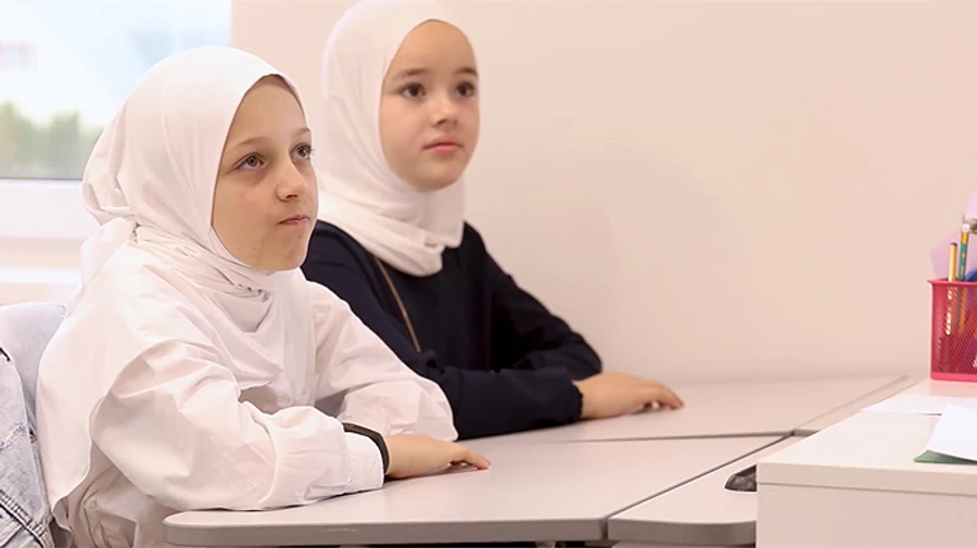 Под Киевом открыли крымскотатарскую школу