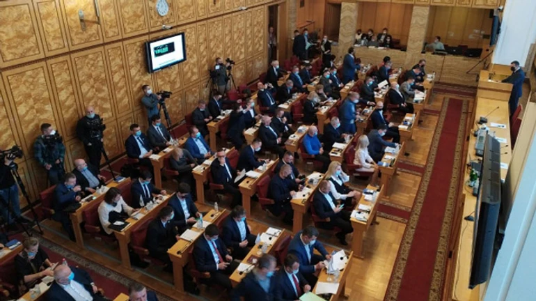 Партія угорців показово покинула засідання Закарпатської облради