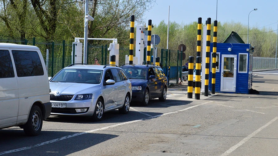 На границе с Венгрией заработали 4 пункта пропуска