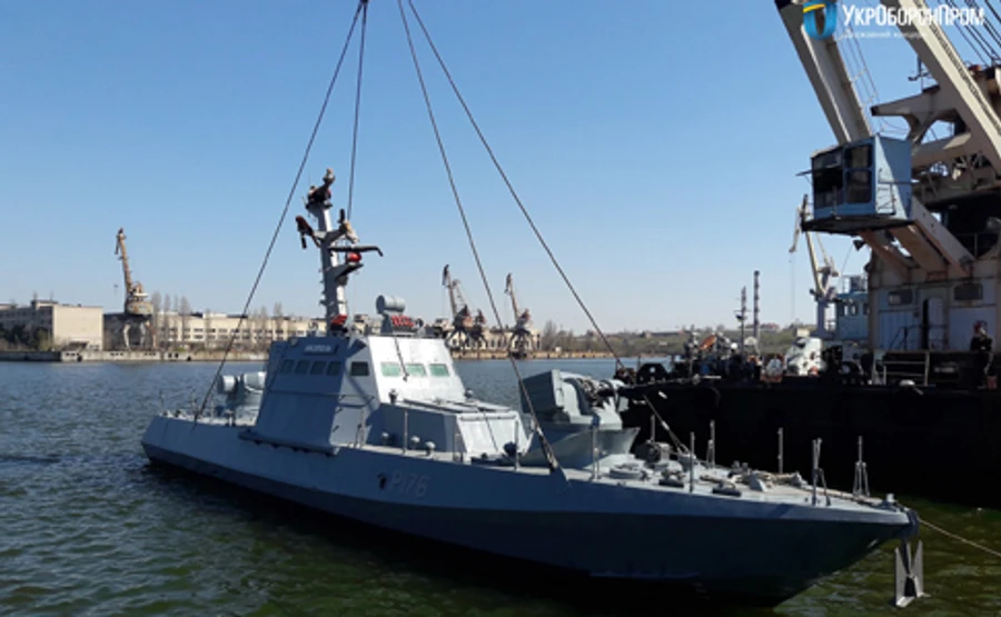 Катер Нікополь, який побував у російському полоні, спустили на воду