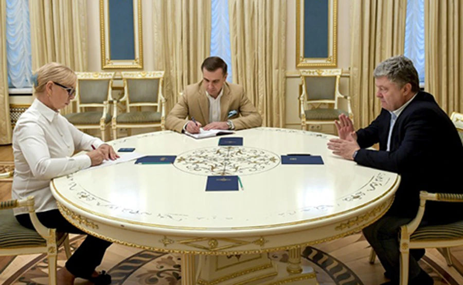 Порошенко сказав Денісовій відвідати політв'язнів у Росії, в Криму і на Донбасі