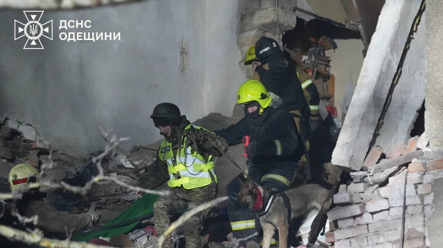 Russian 27 January strike on Odesa: man’s body recovered from under rubble