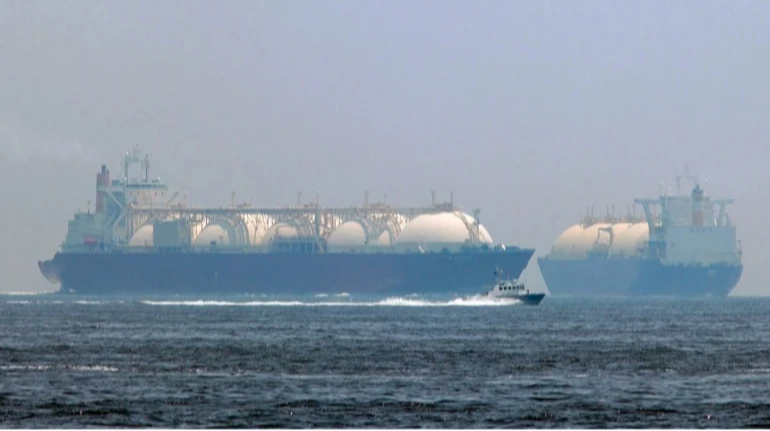 Russia offers discounted sanctioned gas to South Asian countries – Bloomberg