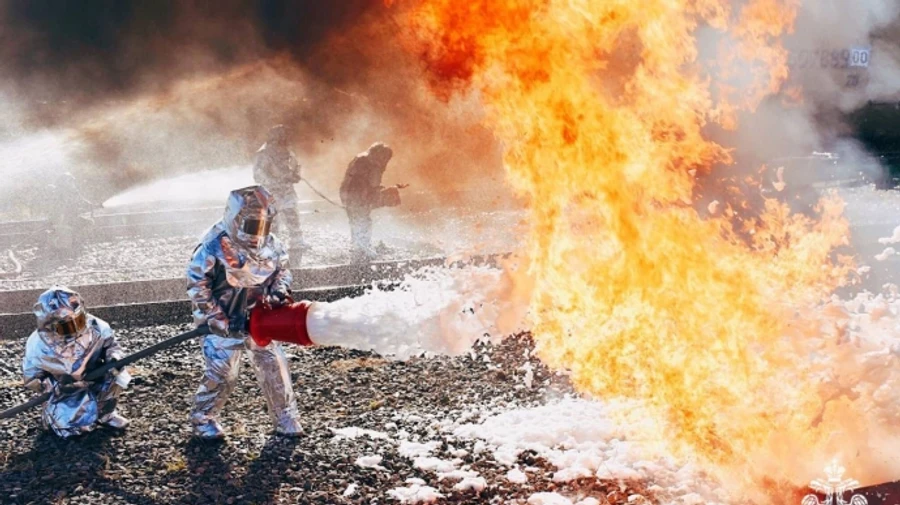 Оккупанты заявили об атаке БпЛА: в Курской области РФ горит склад горюче-смазочных материалов