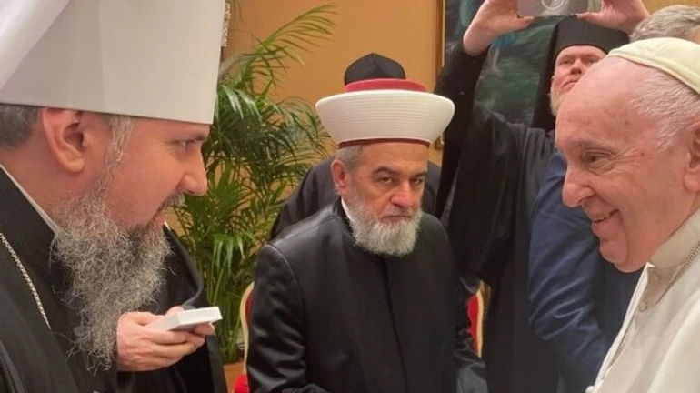 Pope Francis meets all Ukrainian church leaders for first time 