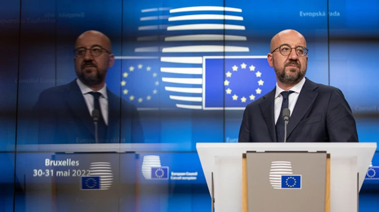 Между хлебом и свободой. Почему США и ЕС ослабляют санкции против России