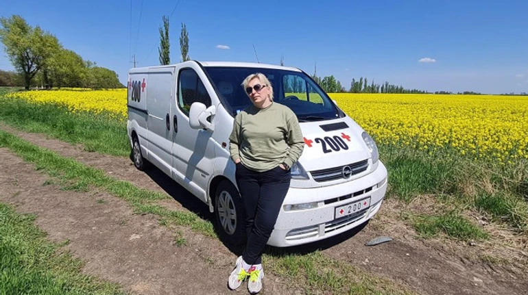 Найважче – віддавати тіло матері. Історія волонтерки, що вивозить загиблих воїнів із гарячих точок