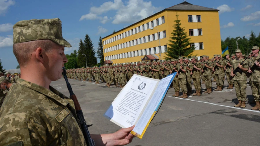 В Генштабе отметили: в армию с 18 лет идти не обязательно