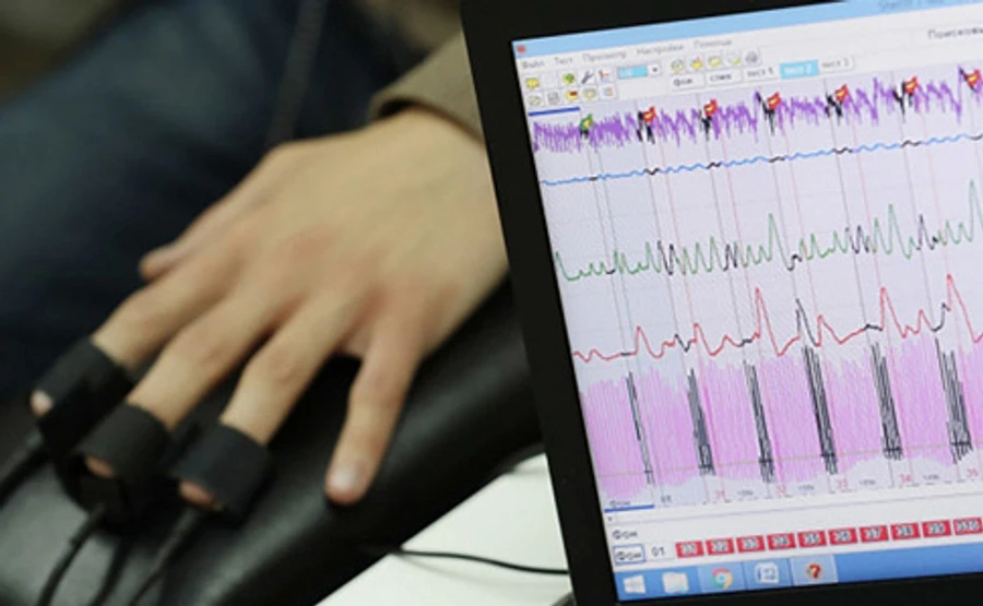 В Кабмине всех, кто будет заниматься закупками, проверят на детекторе лжи