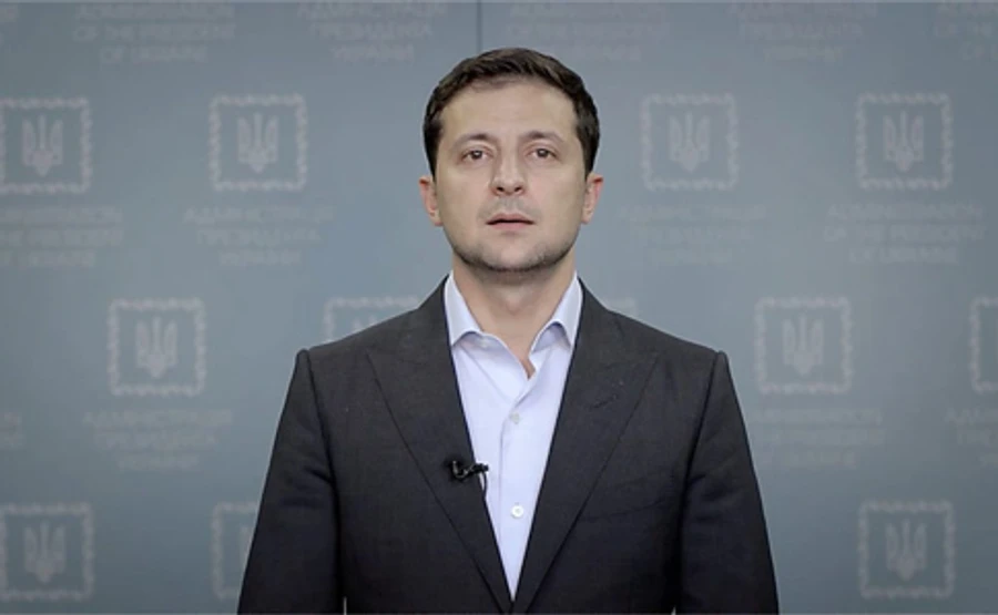 У Порошенка вимагають, щоб Зеленський особисто розказав, що він робив в Омані