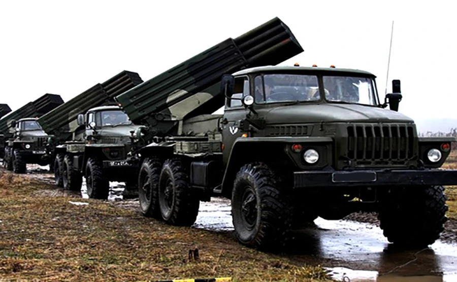 Розвідка: Біля Донецька і Алчевська - САУ і Гради