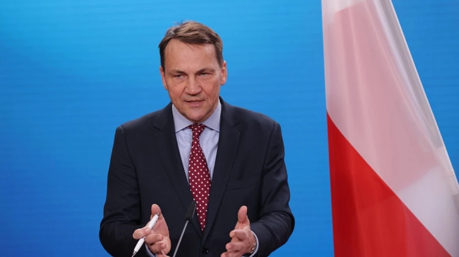 Polish foreign minister says Putin is mocking Trump with drone strikes