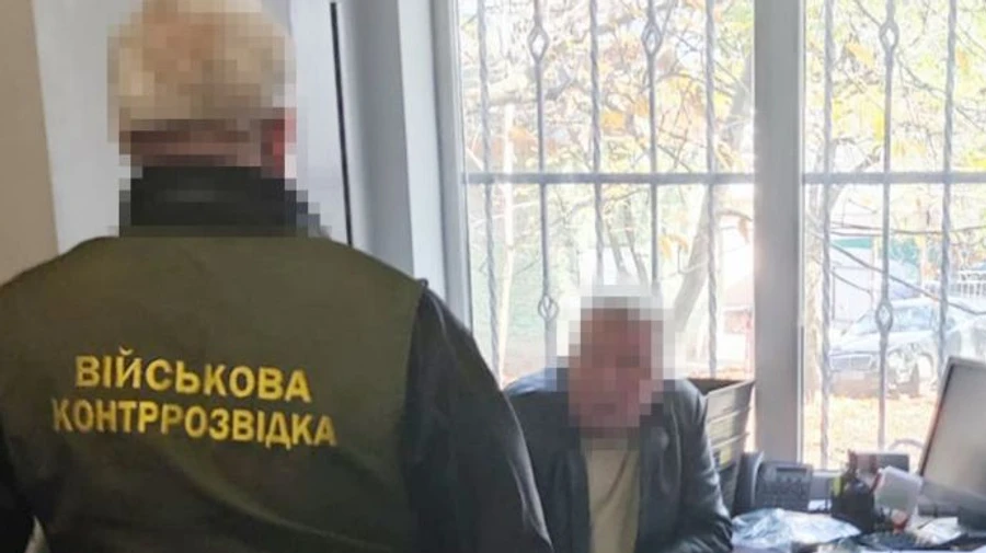 СБУ каже, що ліквідувала дві схеми для ухилянтів у військкоматах