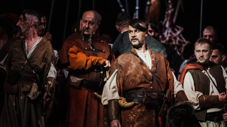 Урок деколонизации от Львовской оперы и ее Запорожца за Дунаем