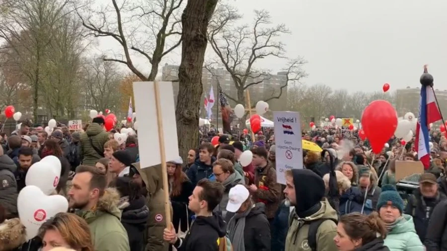 У Нідерландах пройшла кількатисячна акція проти карантинних обмежень