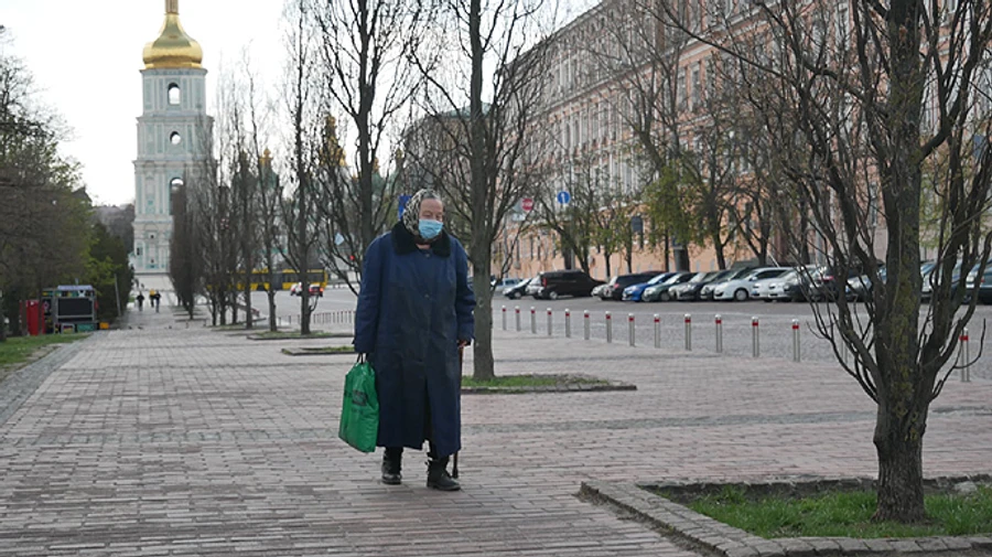 В ТРЦ и спортзал только с ПЦР-тестом или сертификатом: как будет жить красный Киев