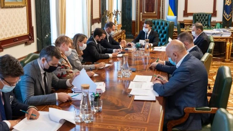 У Зеленського обговорили можливий локдаун і ресторани по сертифікатах