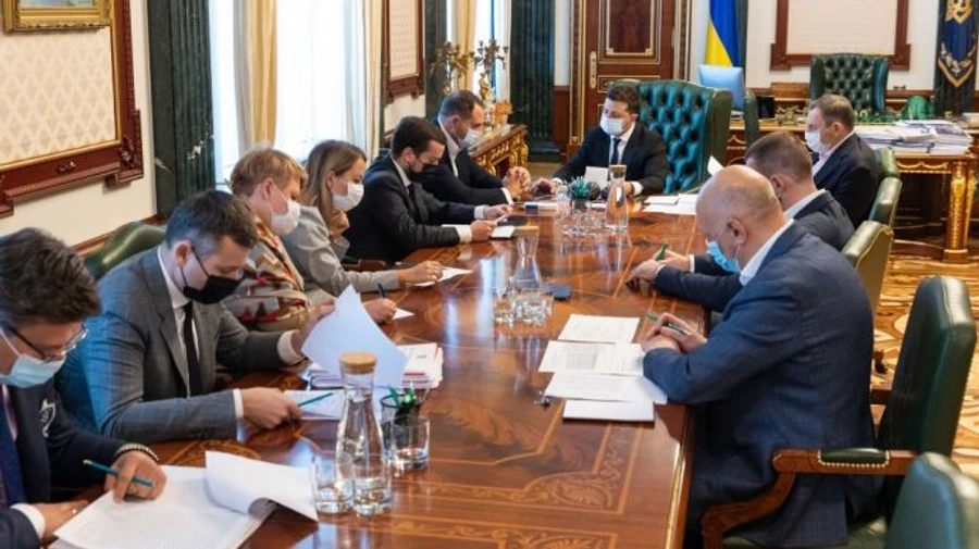 У Зеленського обговорили можливий локдаун і ресторани по сертифікатах