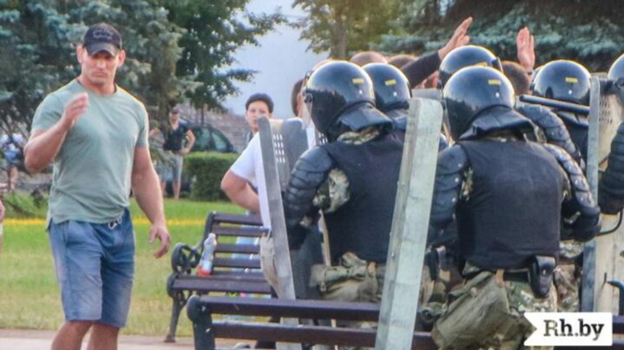 В Білорусі чемпіону світу з кікбоксингу дали 2,5 роки колонії за протест 