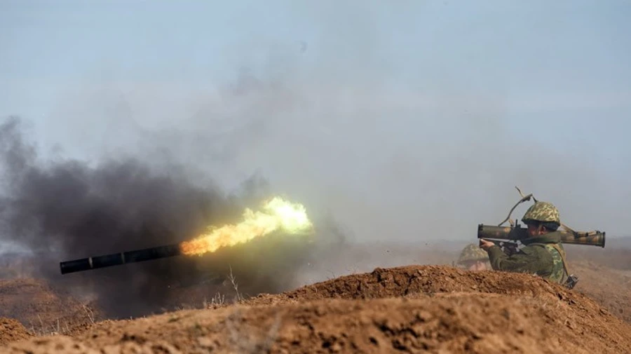 Російські найманці з вогнеметів обстріляли селище на Донеччині