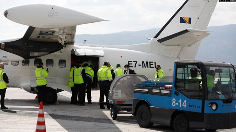 Боснія першою на Балканах отримала вакцину Pfizer-BioNTech через платформу COVAX