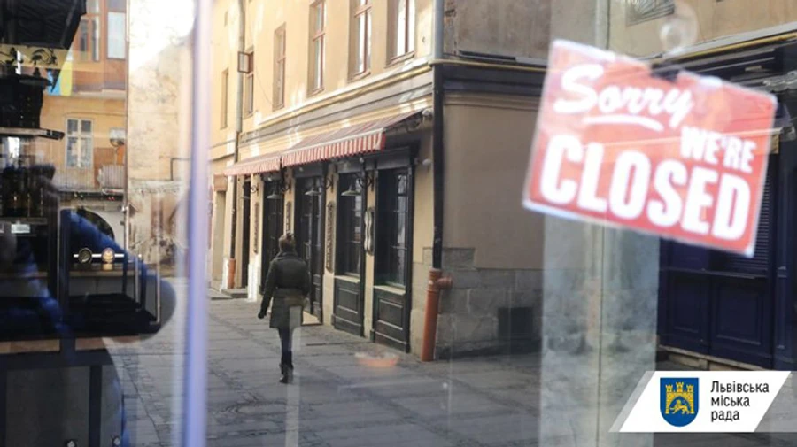 Во Львове еще больше усилили карантин: запретили работу непродовольственных рынков