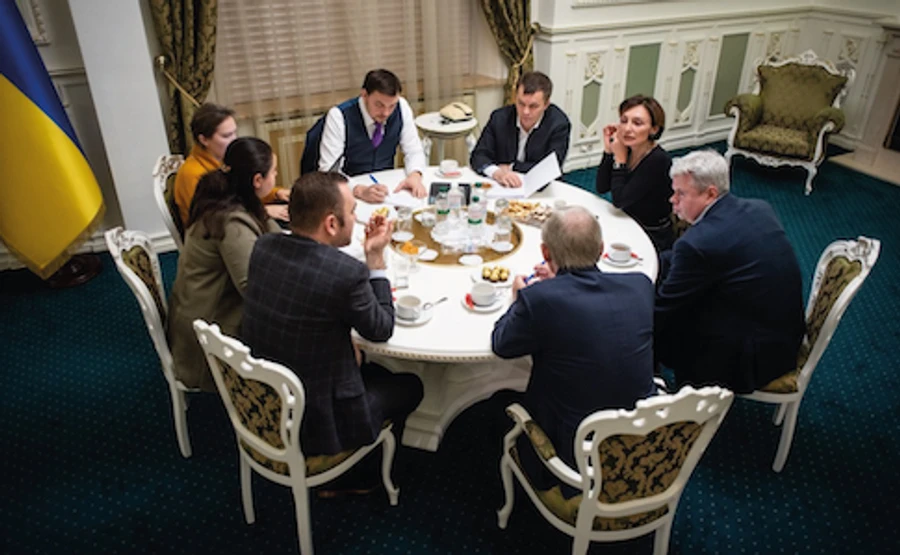 Я повний профан в економіці: у мережу злили прослушку наради Гончарука