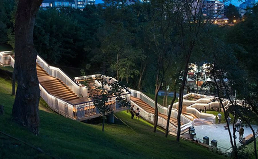 У Кличка кажуть, що сходи на Пейзажці не золоті, а лише за 15 мільйонів