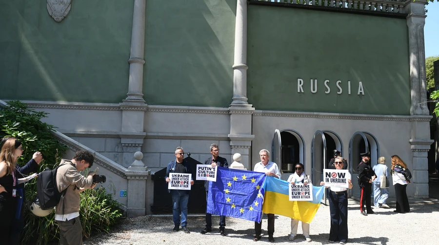 Агентство ЄС зупинило фінансування Венеційської бієнале через повернення РФ