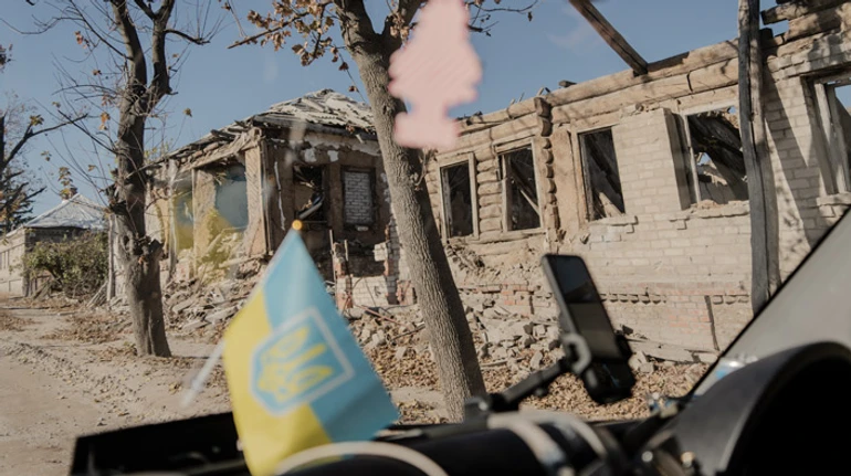 Авиаудар возле рынка, эвакуация через не хочу и раненая Любовь. Один день в прифронтовом Купянске