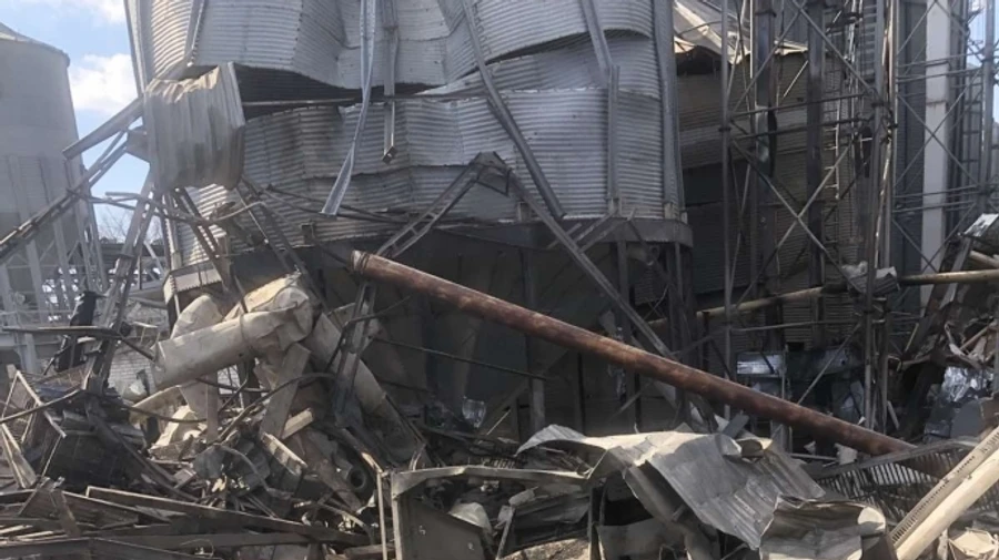 Russians hit grain elevator in Dnipropetrovsk Oblast