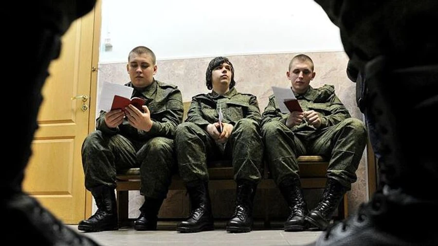 У Навального закликали росіян виходити на вулиці та підпалювати військкомати