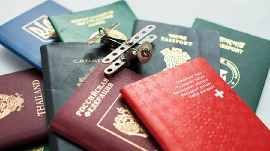 Майже половина українців не підтримують ідею подвійного громадянства