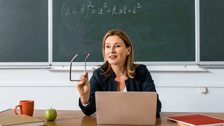 Ноутбуки для вчителів: уряд підозрює корупційну змову на мільйони гривень