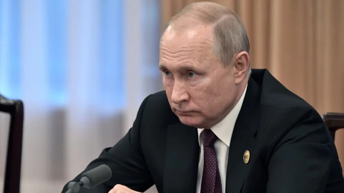 Западные таблоиды написали, что у Путина болезнь Паркинсона, Кремль отреагировал