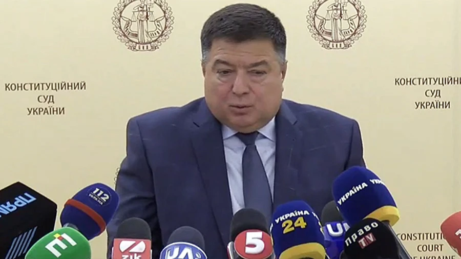 Голова КС про законопроєкт Зеленського: Має ознаки конституційного перевороту 