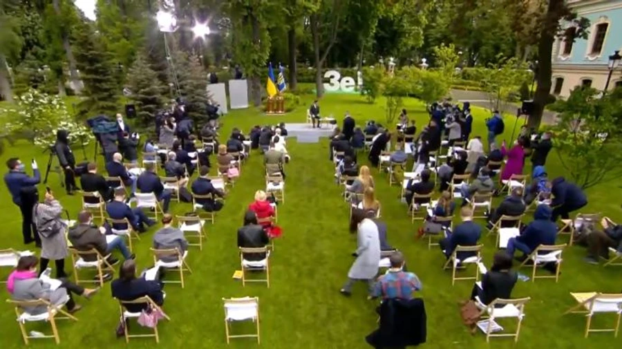 Зеленский журналистам: На следующий раз подготовьте формат пресс-конференции