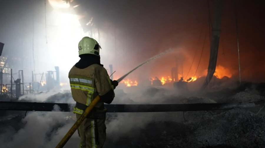 У Мукачеві на третю добу загасили пожежу після російського удару