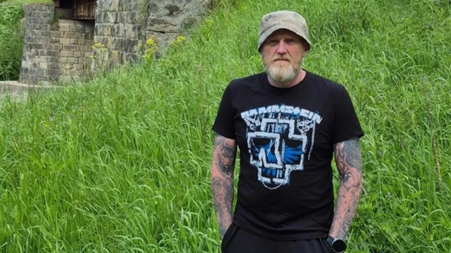 Torture is crime: Ukrainian marine Oleksandr Kiriienko reacts to Azealia Banks mocking him – video