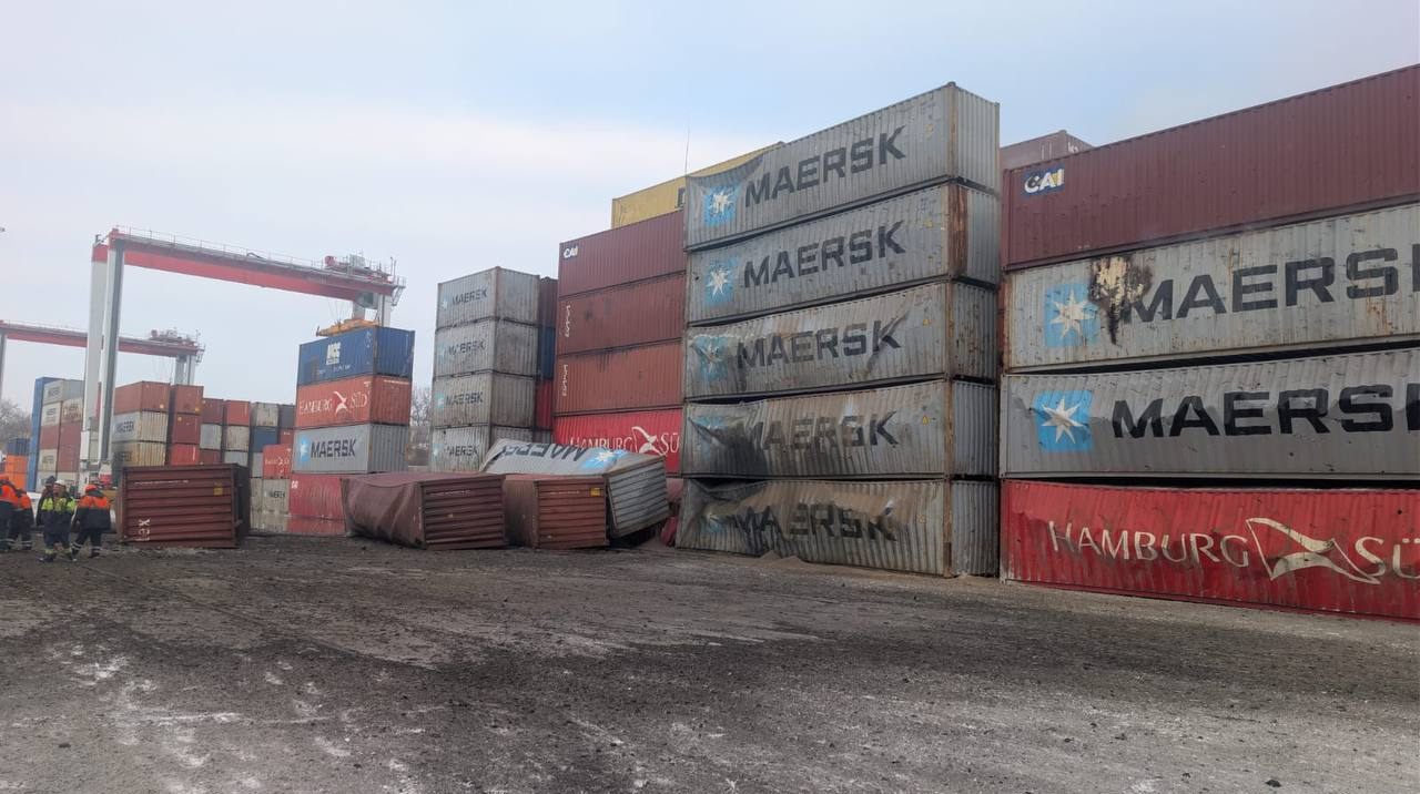 Missile russo colpisce porto di Chornomorsk, danneggia nave maltese e provoca versamento di petrolio