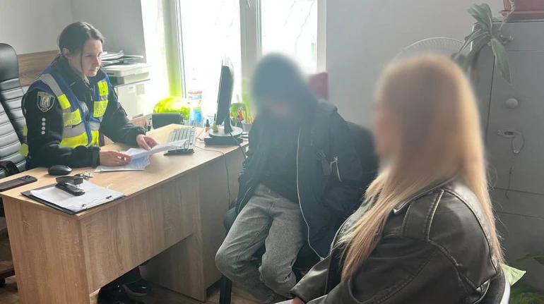У Києві підліток нібито душив кота на відео: поліція каже про імітацію, та волонтери заперечують