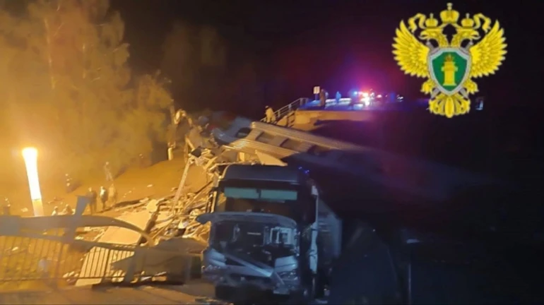 Seven killed, dozens injured in Bryansk bridge collapse and train derailment – videos