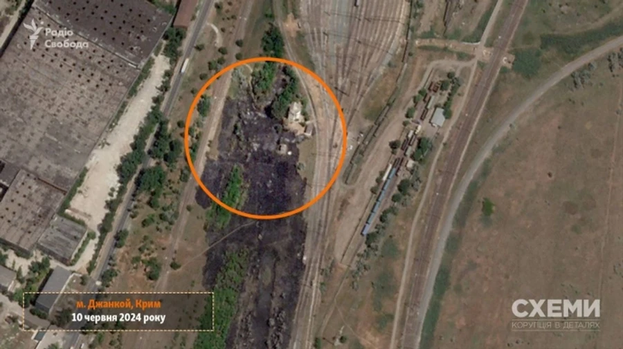 Journalists post satellite images of Ukraine's strike on Russian equipment in Crimea – photos