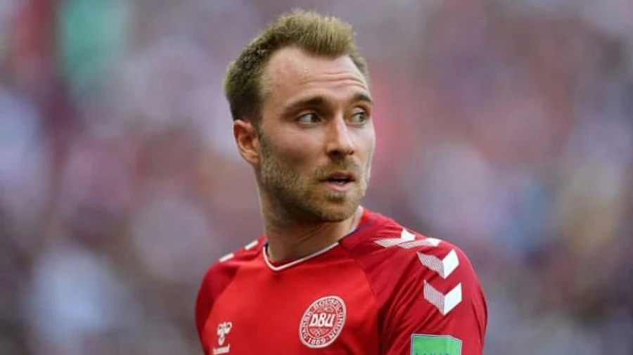 Євро-2020: футболіст, у якого під час гри зупинилось серце, звернувся до вболівальників