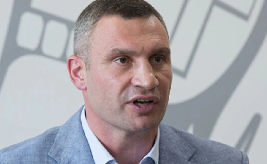 Кличко відсторонив Поворозника на час розслідування