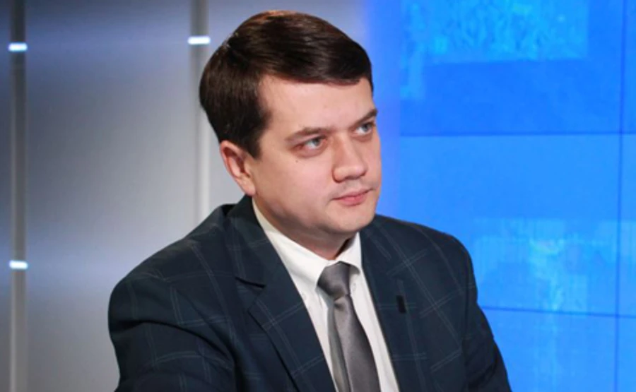 У Зеленського наполягають на дебатах на стадіоні 19 квітня