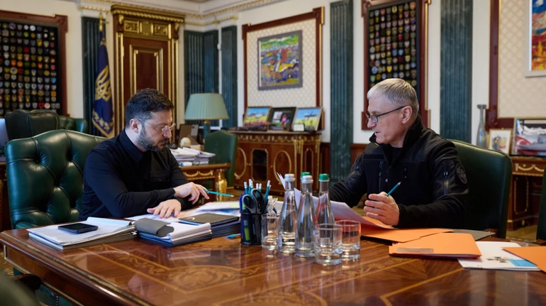 Зеленський доручив СЗР прискіпливіше відстежувати співпрацю Москви й Пекіну