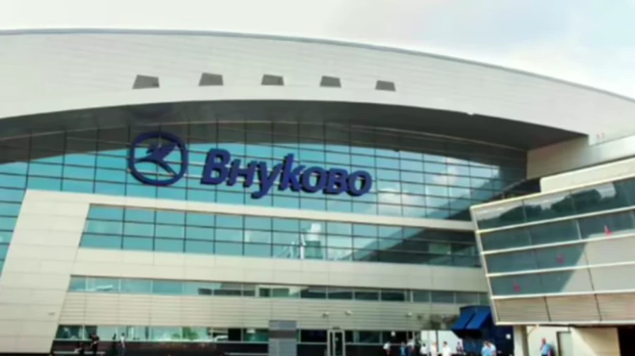 Російські аеропорти Внуково і Домодєдово зупиняли роботу: там не змогли сісти 50 літаків 